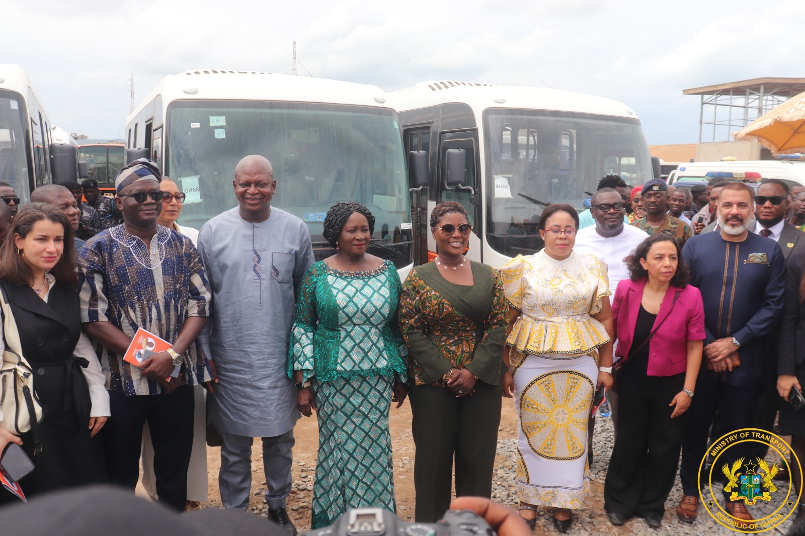 VICE PRESIDENT INAUGURATES 100 NEW ISUZU BUSES FOR METRO MASS TRANSIT LIMITED