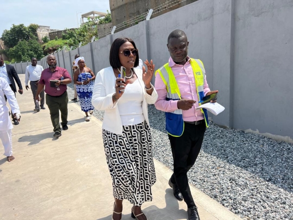 CHIEF DIRECTOR OF MINISTRY OF TRANSPORT VISITS JAMES TOWN FISHING PORT